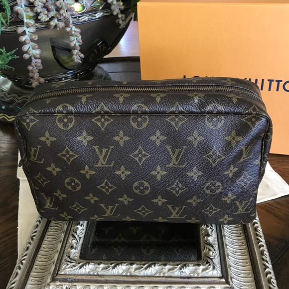 Gorgeous Louis Vuitton Unisex Trousse 28 Toiletries Bag Cosmetic Case - Picture 4 of 15